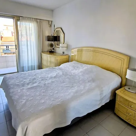 Seaside Beachfront Bord De Apartman Cannes