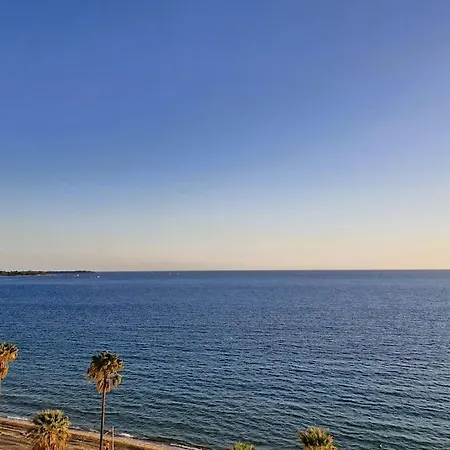 Apartman Seaside Beachfront Bord De