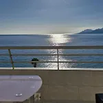 Seaside Beachfront Bord De Apartman Cannes