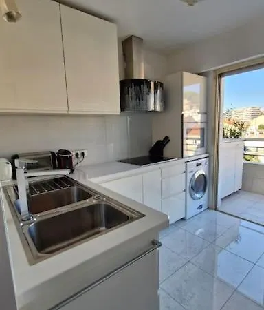 Seaside Beachfront Bord De Apartment *