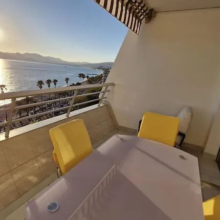 Seaside Beachfront Bord De Cannes