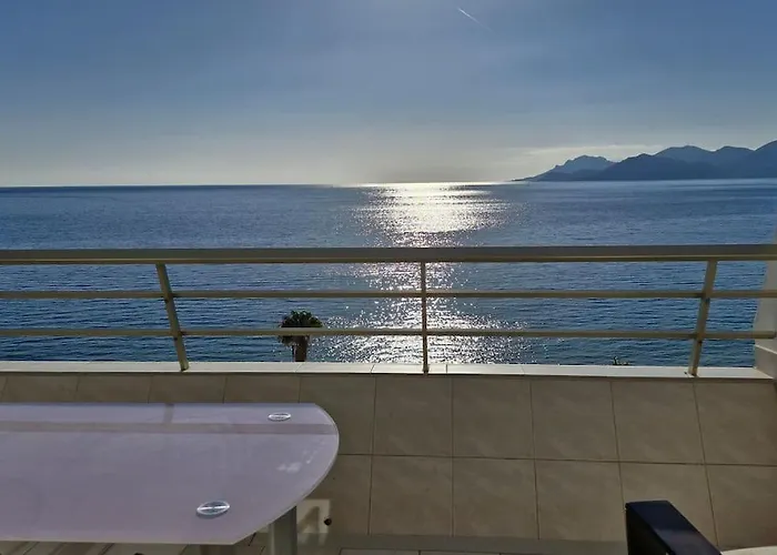 Seaside Beachfront Bord De Daire Cannes